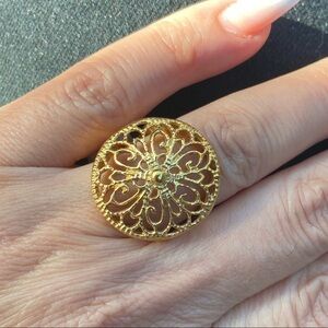 Antique vintage look Large Gold plated Round Art Deco Inspired Ring size 6.5